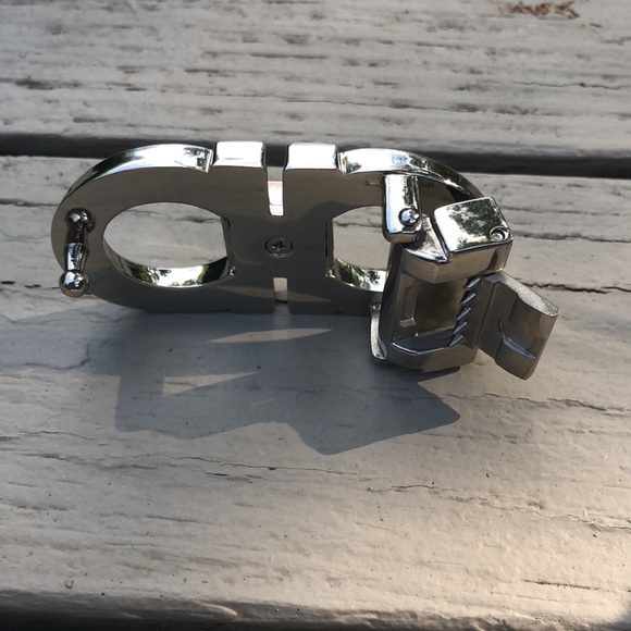 brushed silver tone solid and heavy designer style belt buckle - Picture 3 of 12